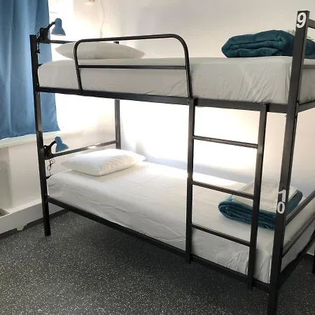 Bedsy Hostel *
